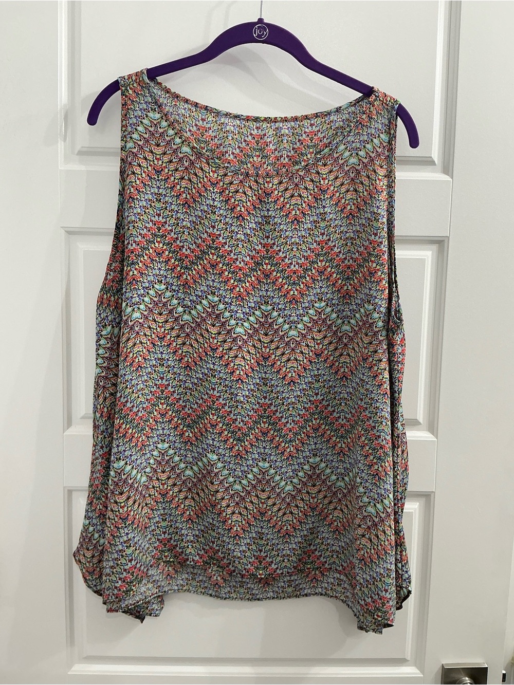 Sleeveless Chevron Print Tank Top - Multicolor